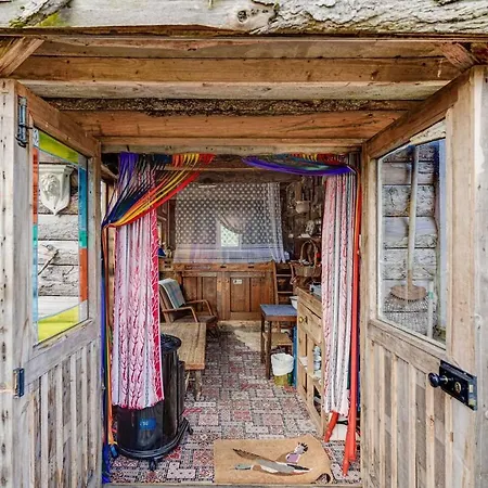 2x Double Bed - Glamping Wagon Dalby Forest 스카버러