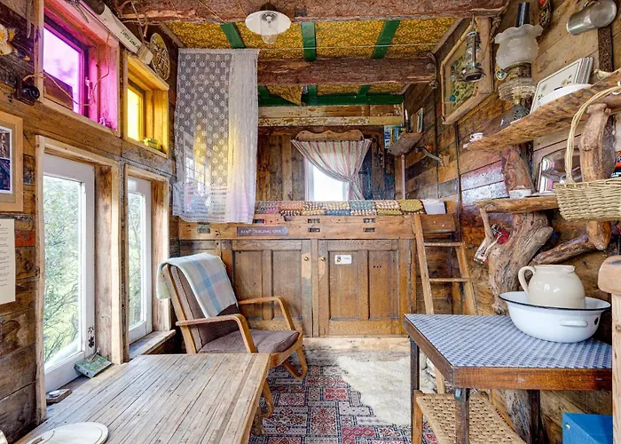 2x Double Bed - Glamping Wagon Dalby Forest *